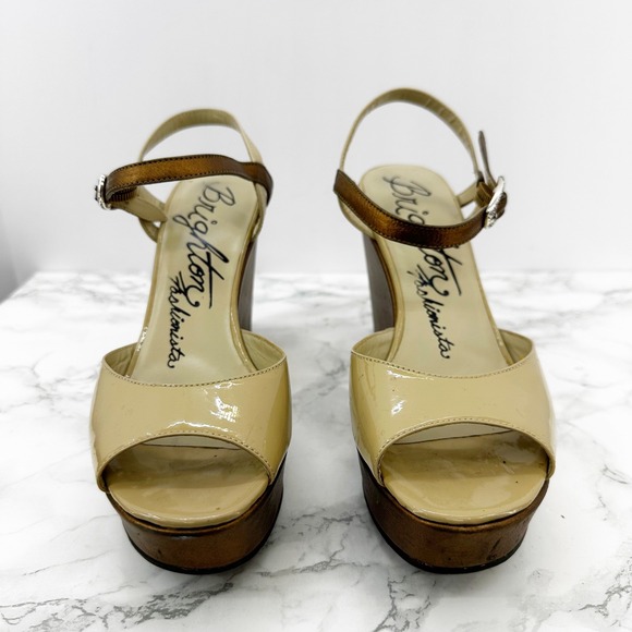 Brighton Flame Wedge Sandals Tan Patent Leather Ankle Strap Peep Toe Size 6.5 - Picture 2 of 6